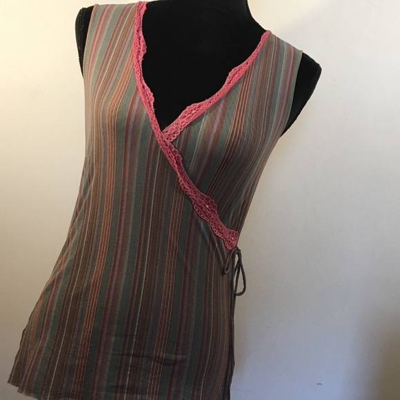 ✨ 2/$15 SALE! Sweet Pea Multi-color Striped  Tank - Picture 4 of 6